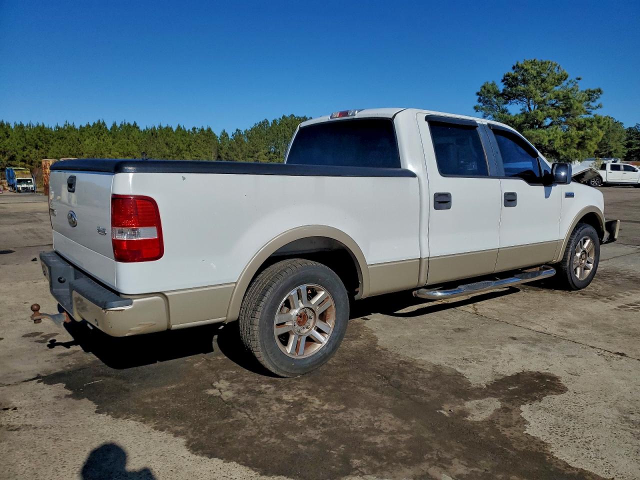 Ford F-150 Supercrew Image 3