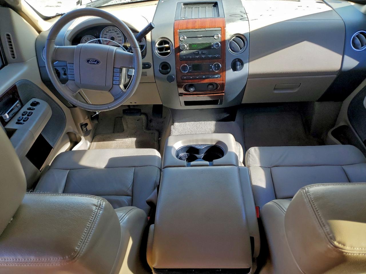 Ford F-150 Supercrew Image 12