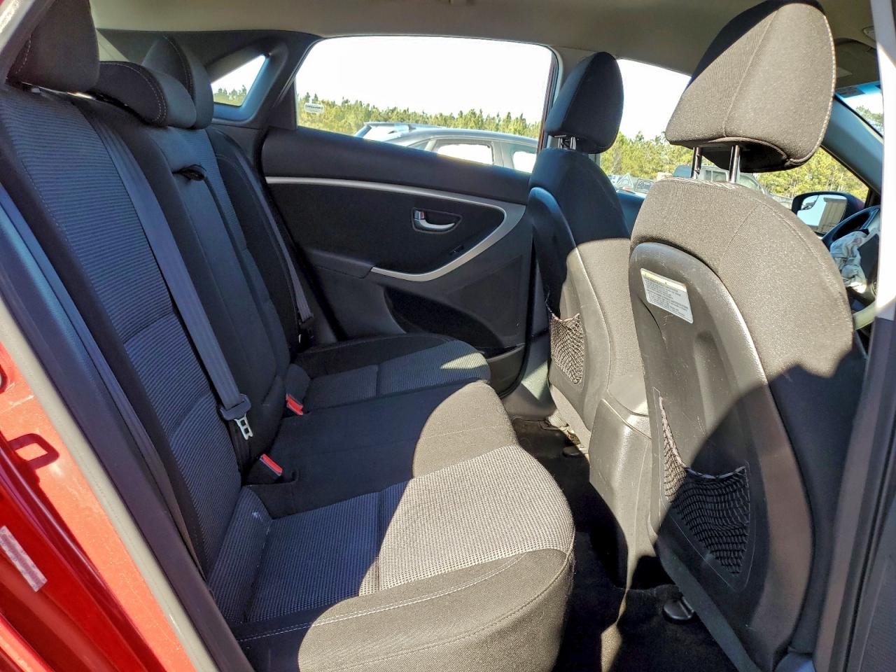 Hyundai ELANTRA Image 9