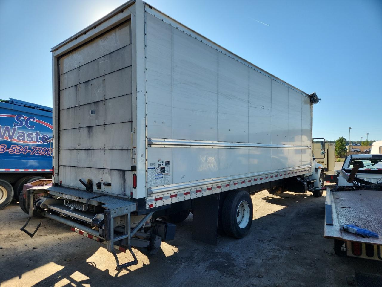 International 4300 4300 Image 11