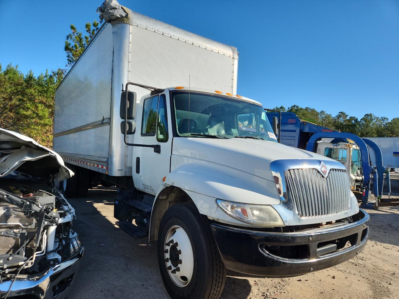 International 4300 4300 Image 13