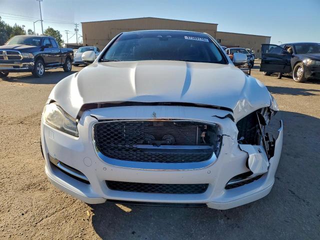 Jaguar XJ R - Sport Image 4