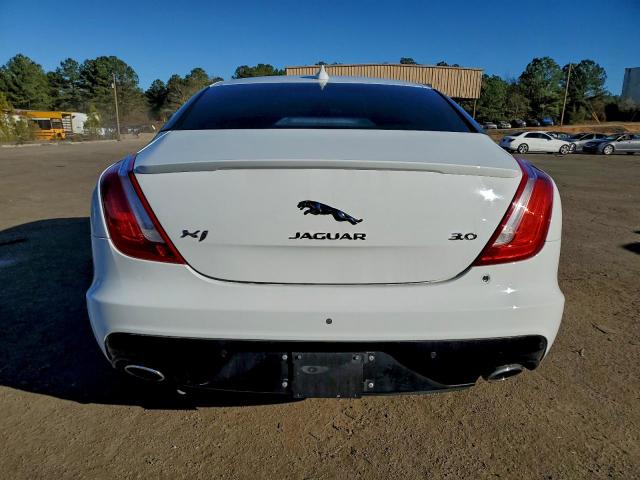 Jaguar XJ R - Sport Image 2
