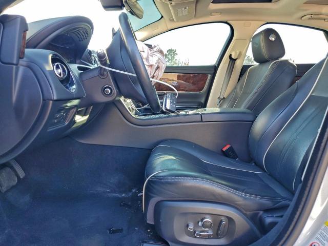 Jaguar XJ R - Sport Image 8