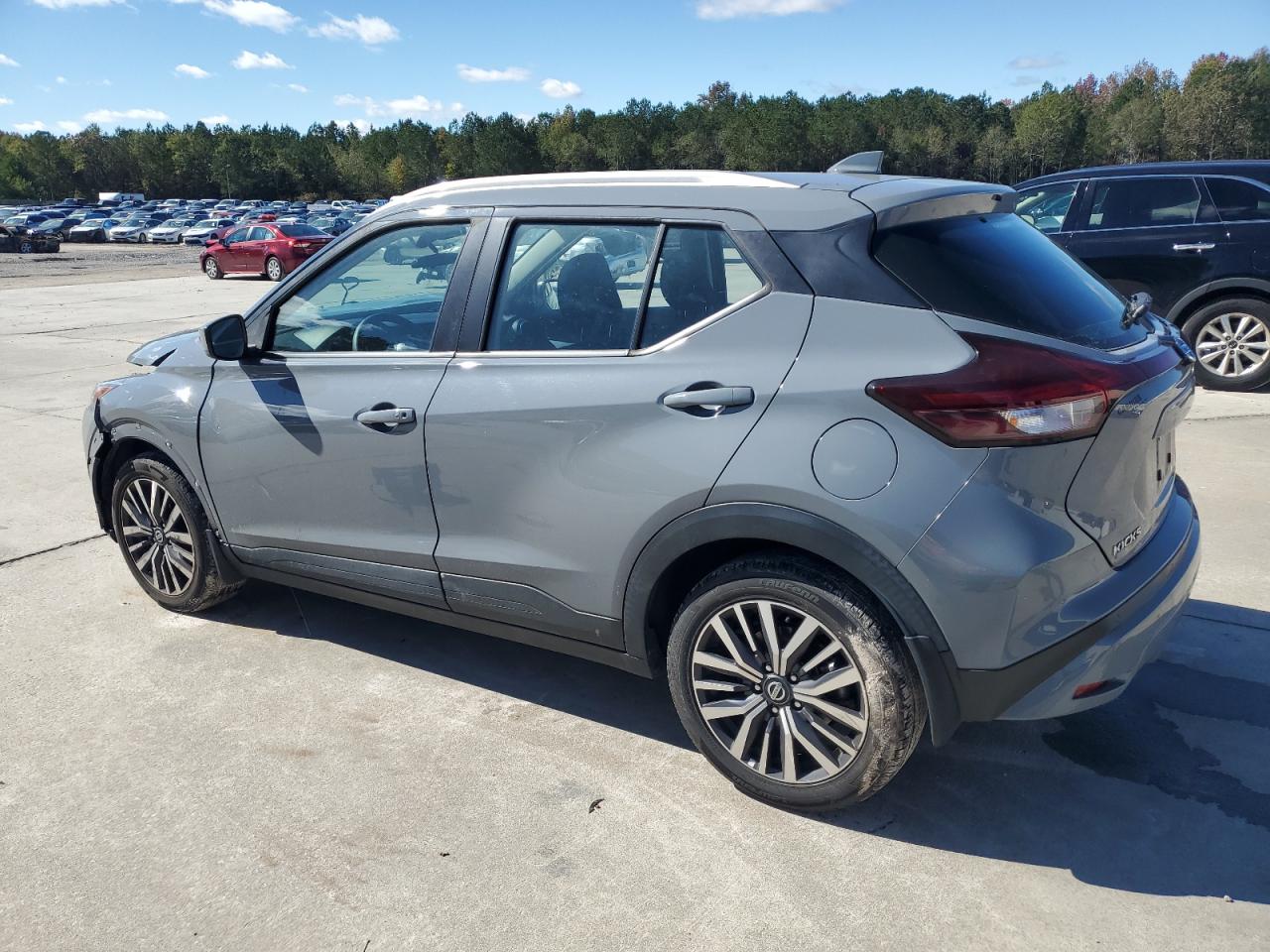 Nissan Kicks Sv Image 3
