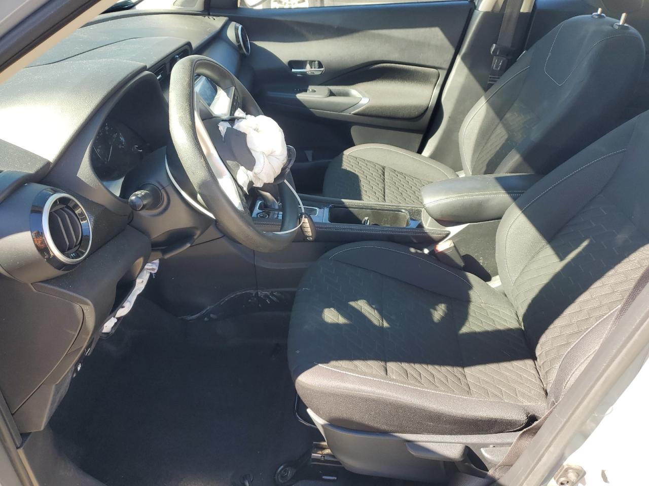 Nissan Kicks Sv Image 8