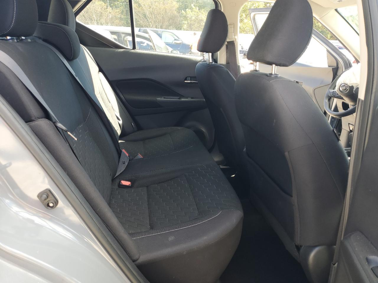 Nissan Kicks Sv Image 12