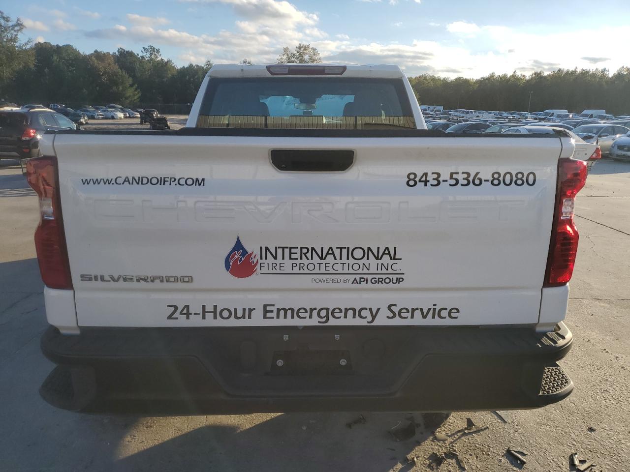 Chevrolet Silverado C1500 Image 3