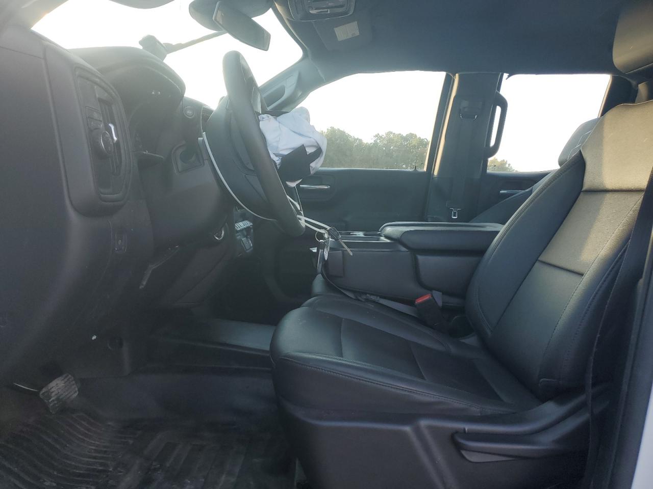 Chevrolet Silverado C1500 Image 4