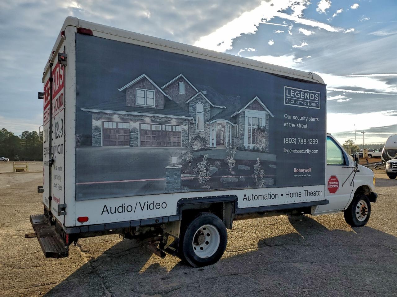 Ford Econoline E350 Cutaway Van Image 13