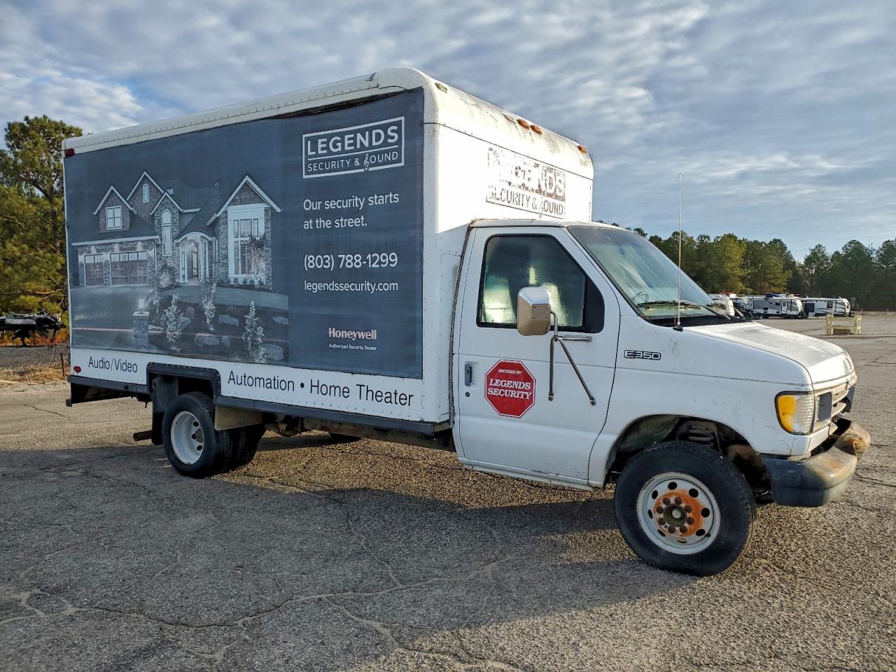 Ford Econoline E350 Cutaway Van Image 10