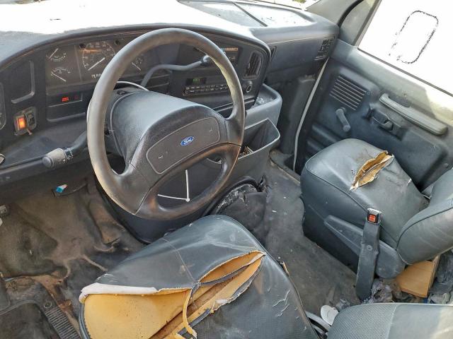 Ford Econoline E350 Cutaway Van Image 7