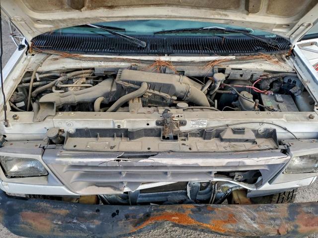 Ford Econoline E350 Cutaway Van Image 11