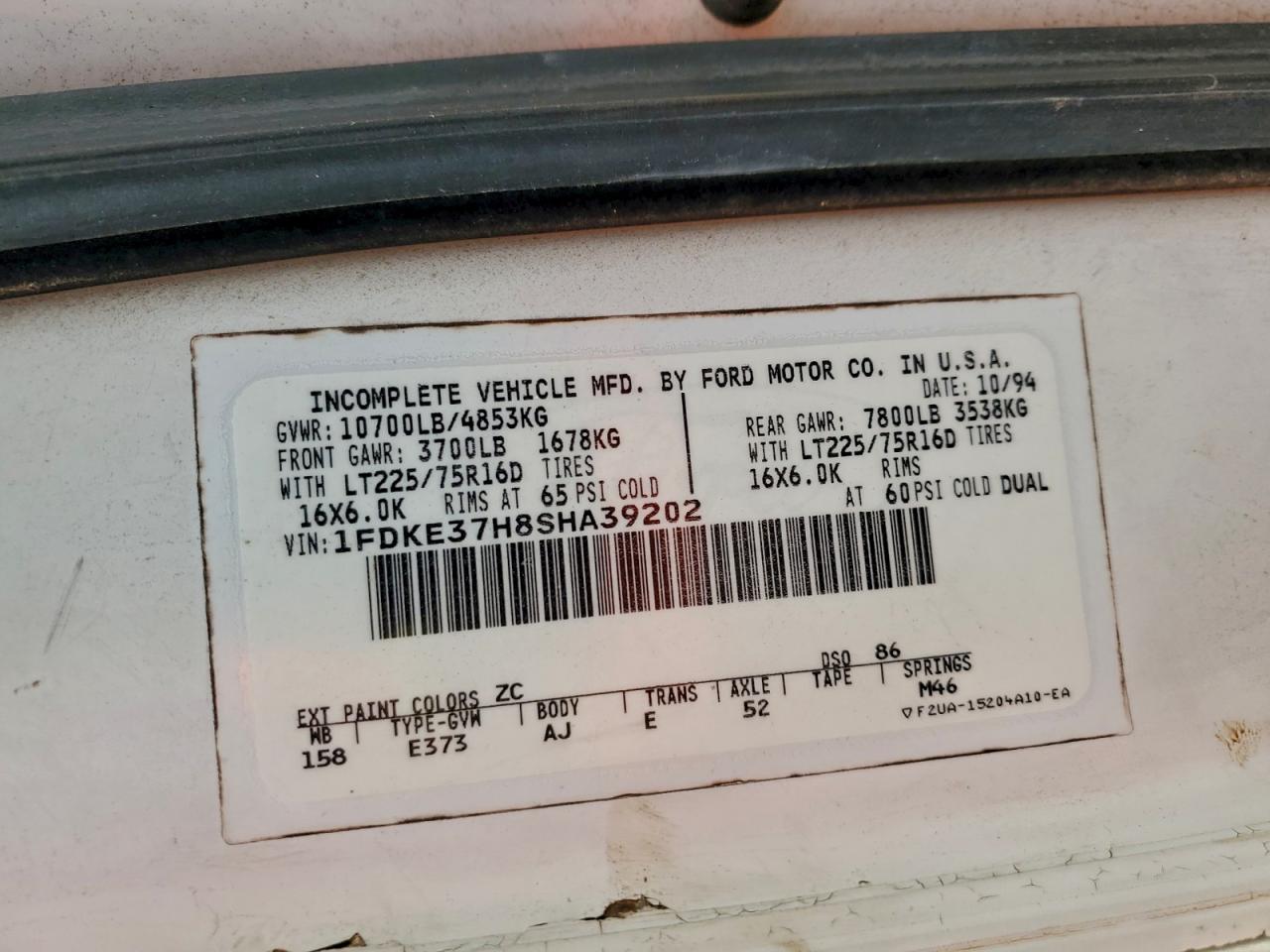 Ford Econoline E350 Cutaway Van Image 8