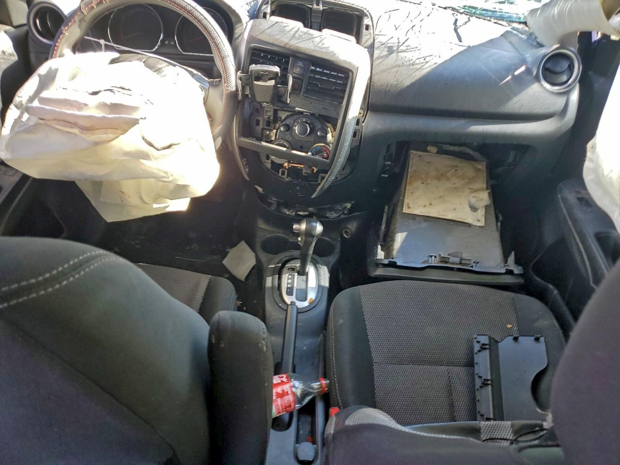 Nissan Versa S Image 12