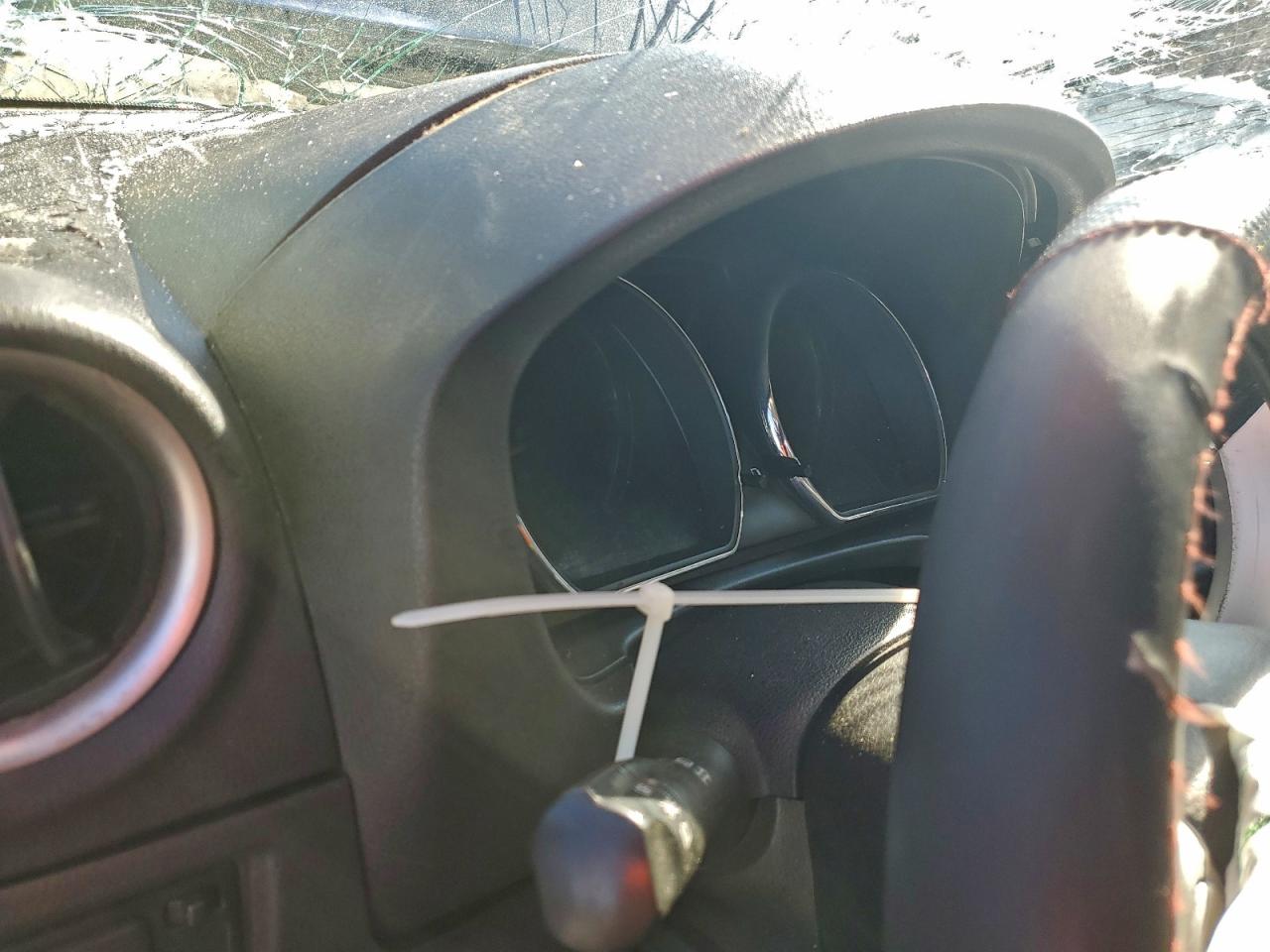 Nissan Versa S Image 8