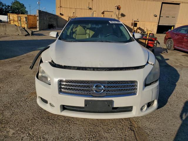 Nissan Maxima S Image 12