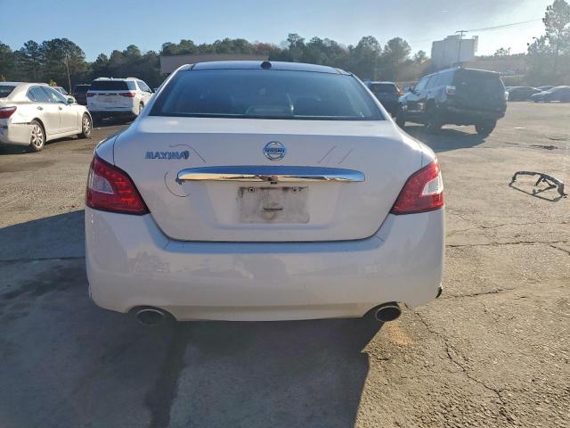 Nissan Maxima S Image 3