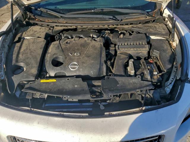 Nissan Maxima S Image 11