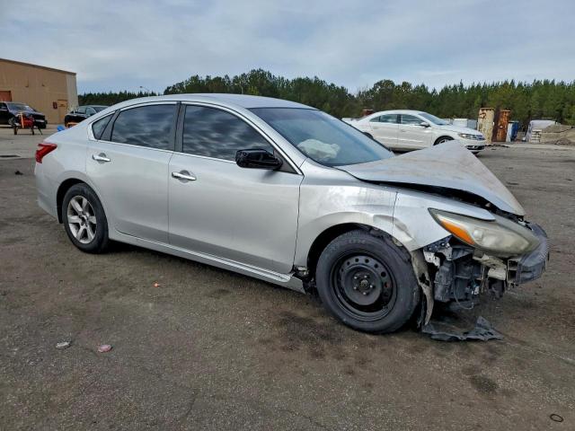 Nissan Altima 2.5 Image 4