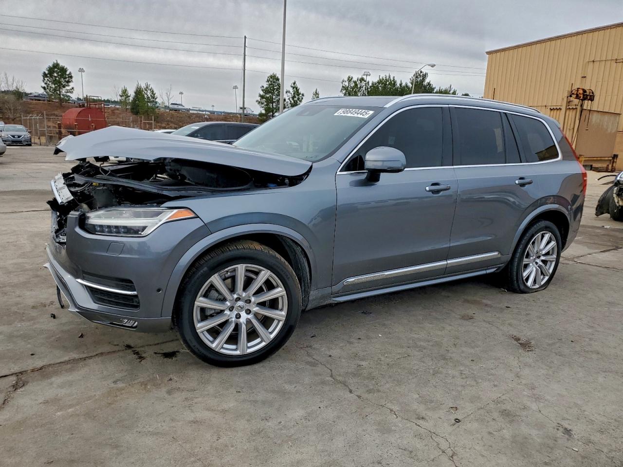 Volvo XC90 T6 Image 1