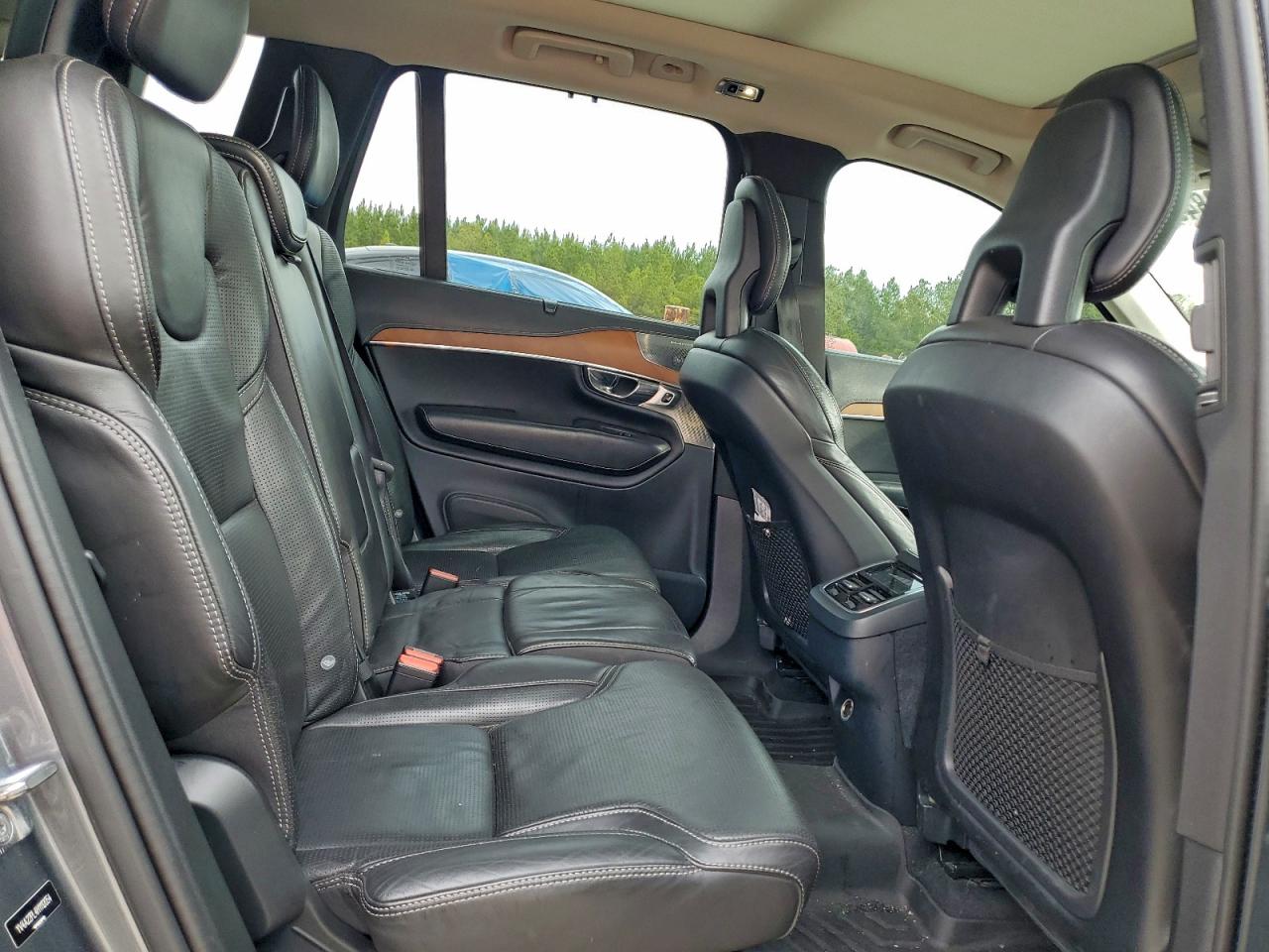 Volvo XC90 T6 Image 6