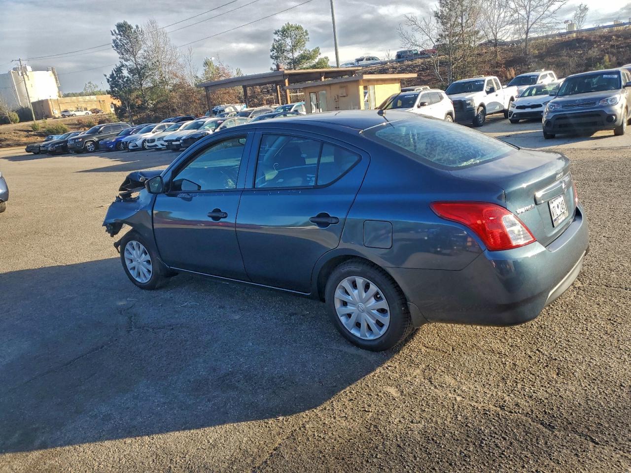 Nissan Versa S Image 10