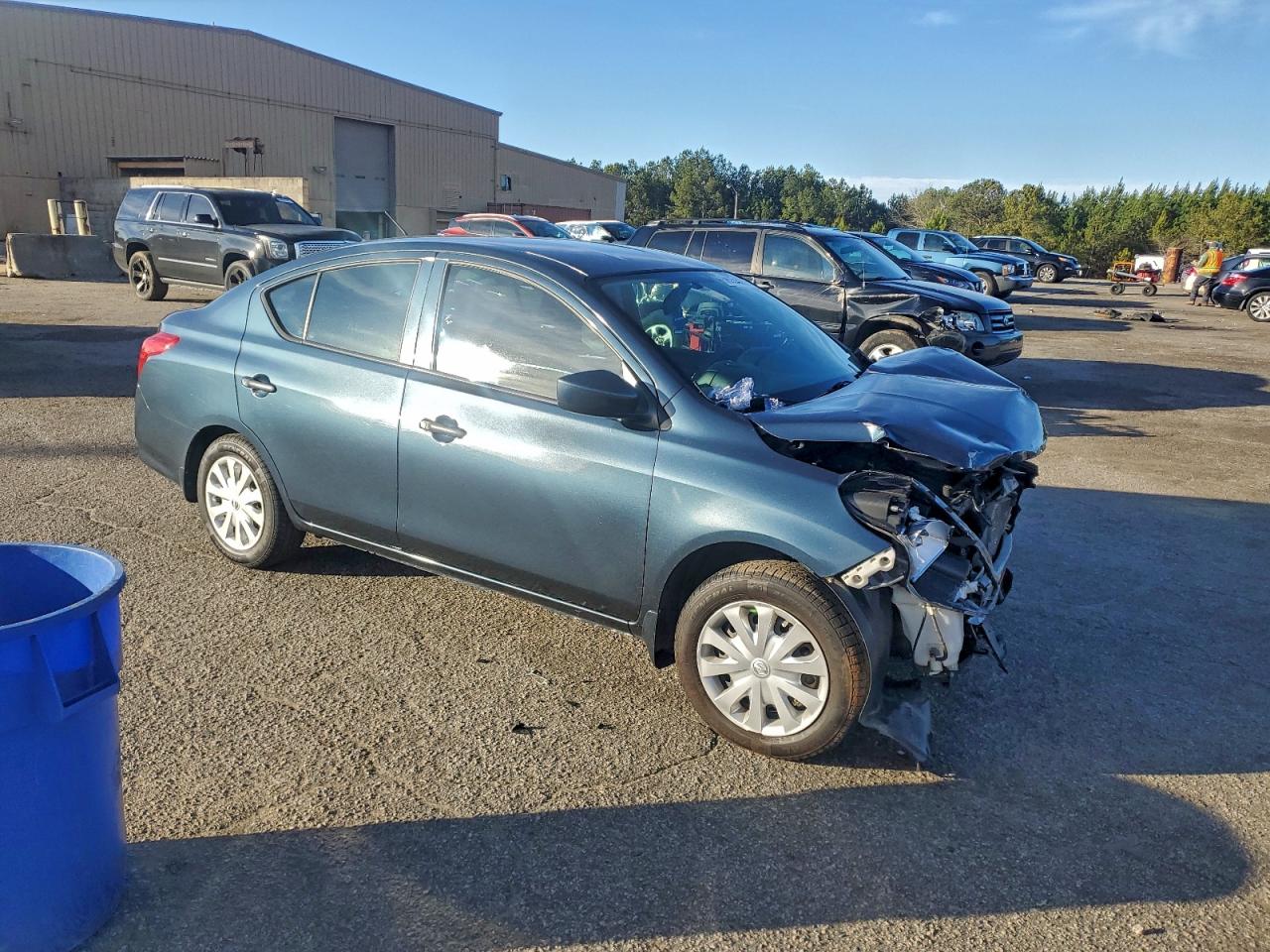 Nissan Versa S Image 5
