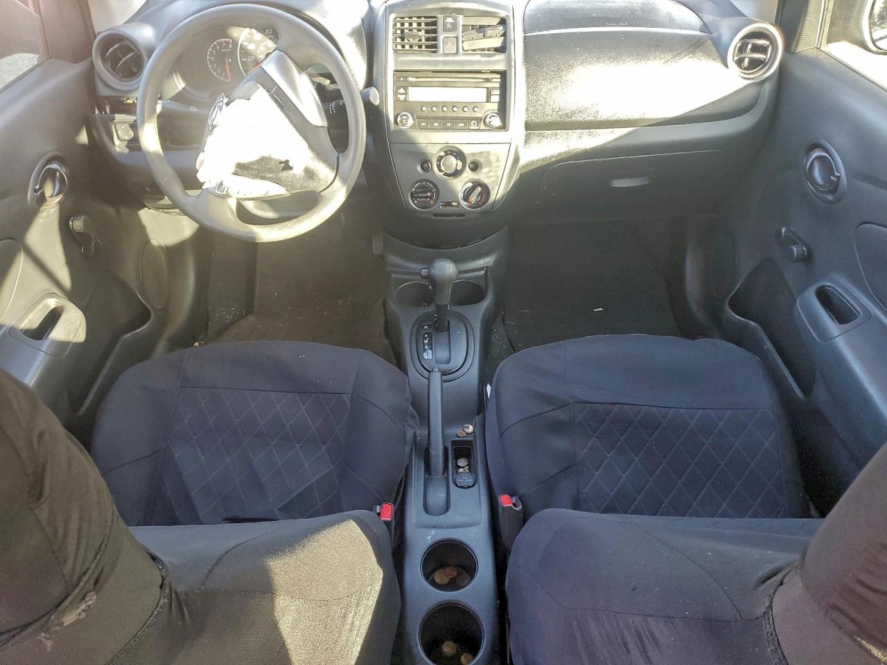 Nissan Versa S Image 2