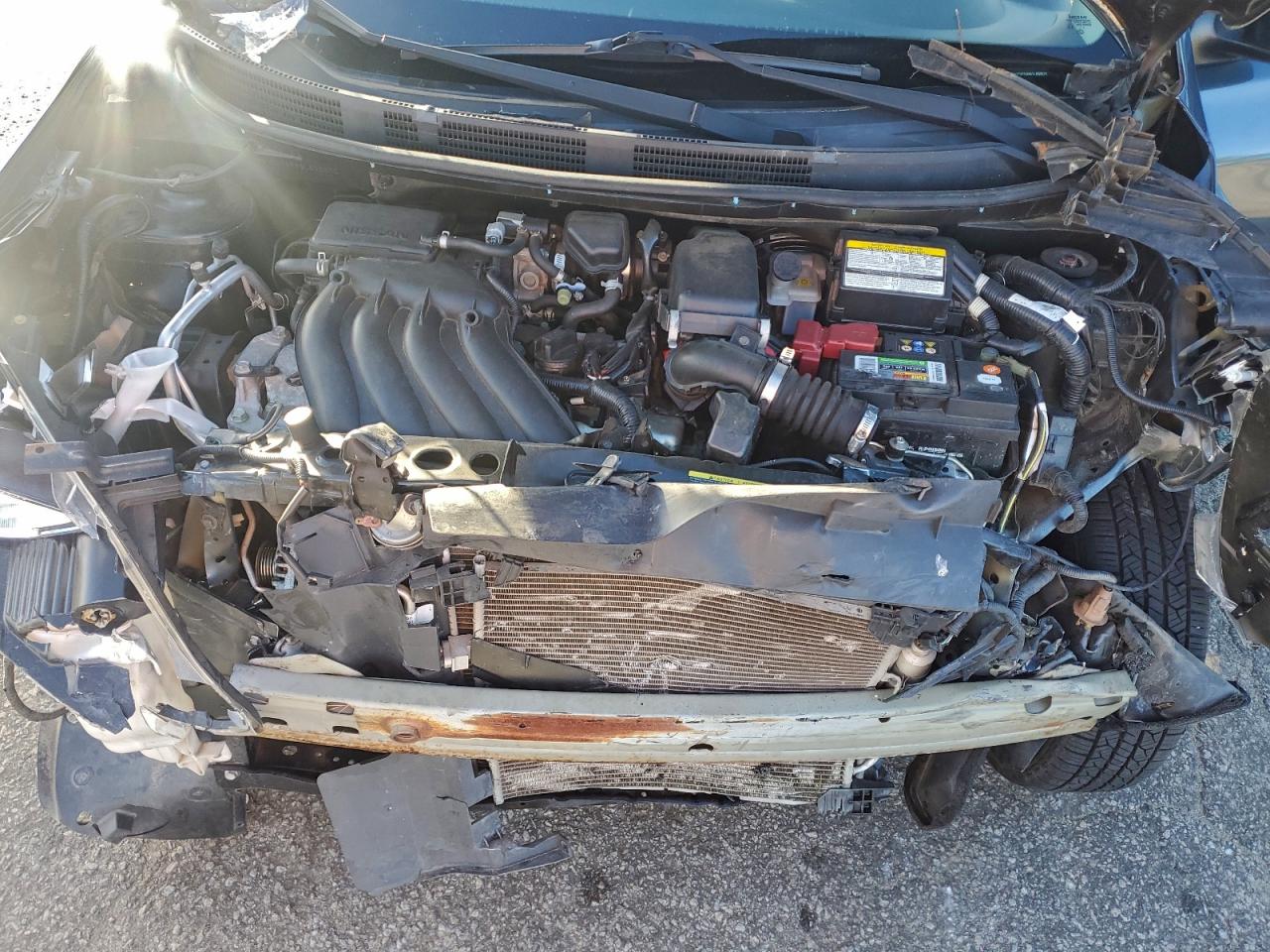 Nissan Versa S Image 8