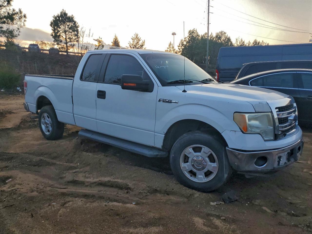 Ford F-150 Super Cab Image 6