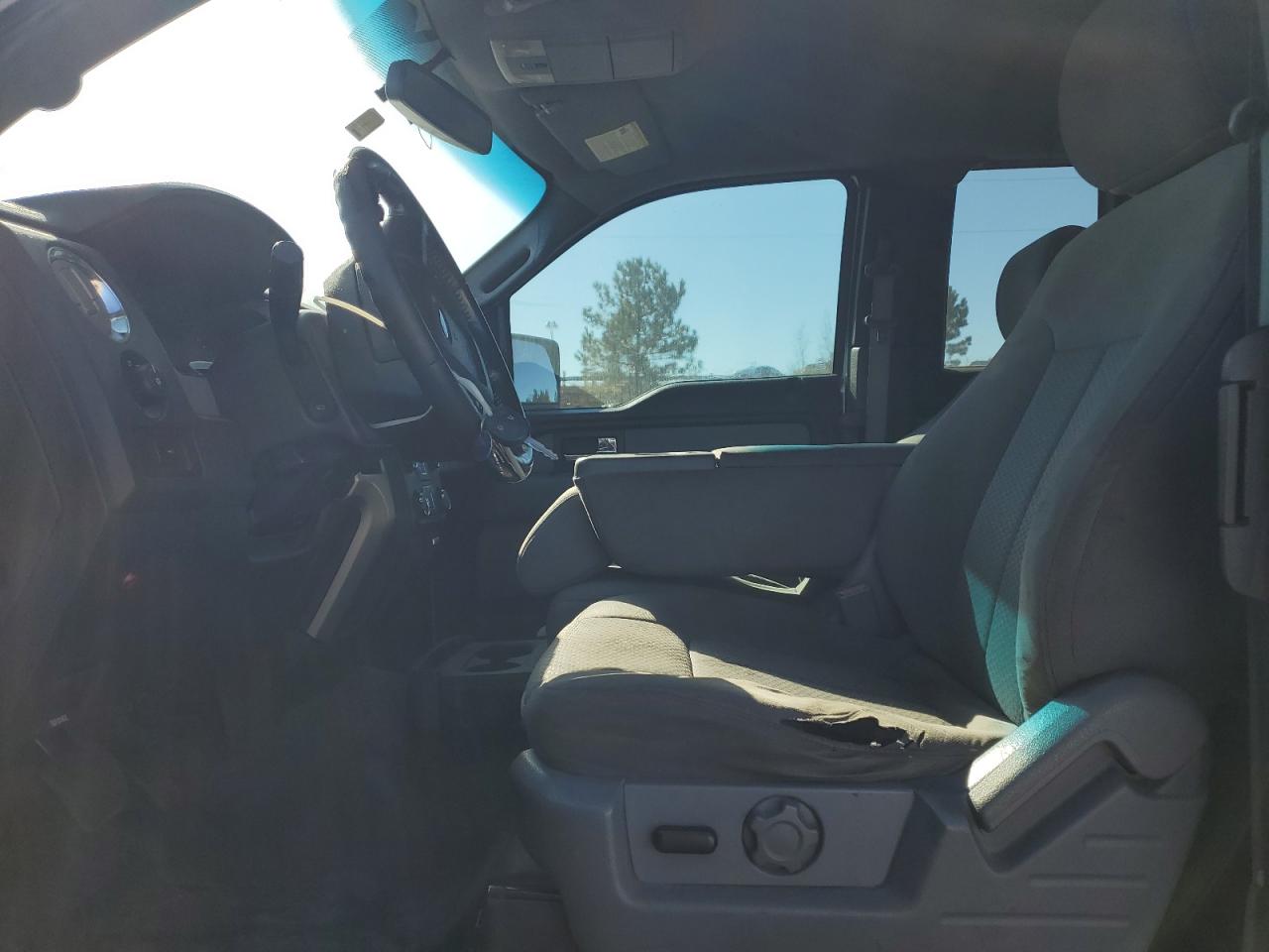 Ford F-150 Super Cab Image 7