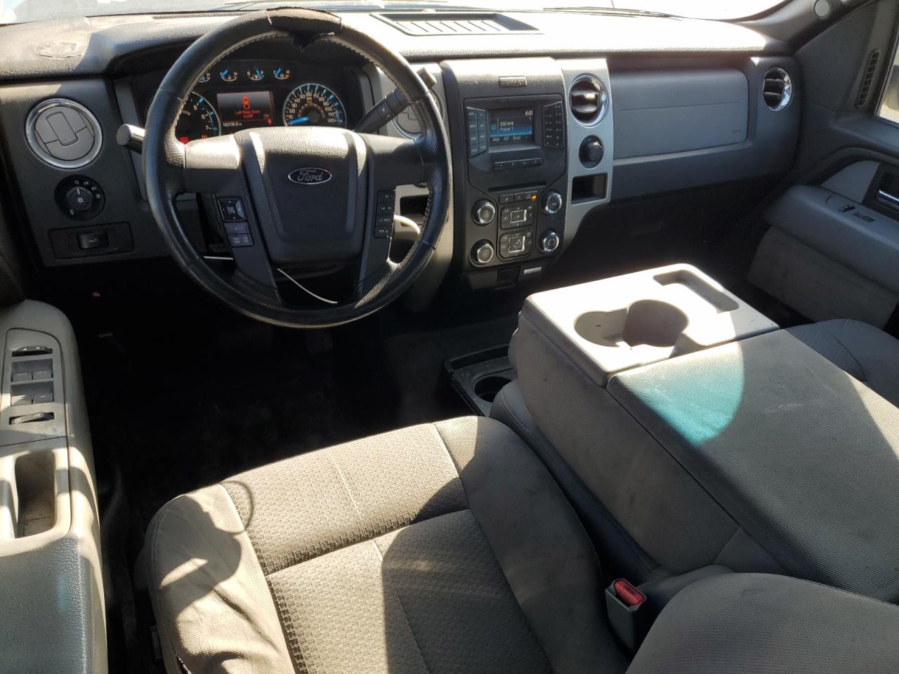 Ford F-150 Super Cab Image 12