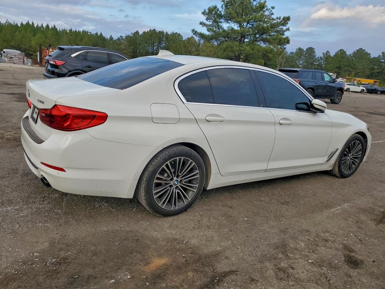 BMW 5 Series I Image 8