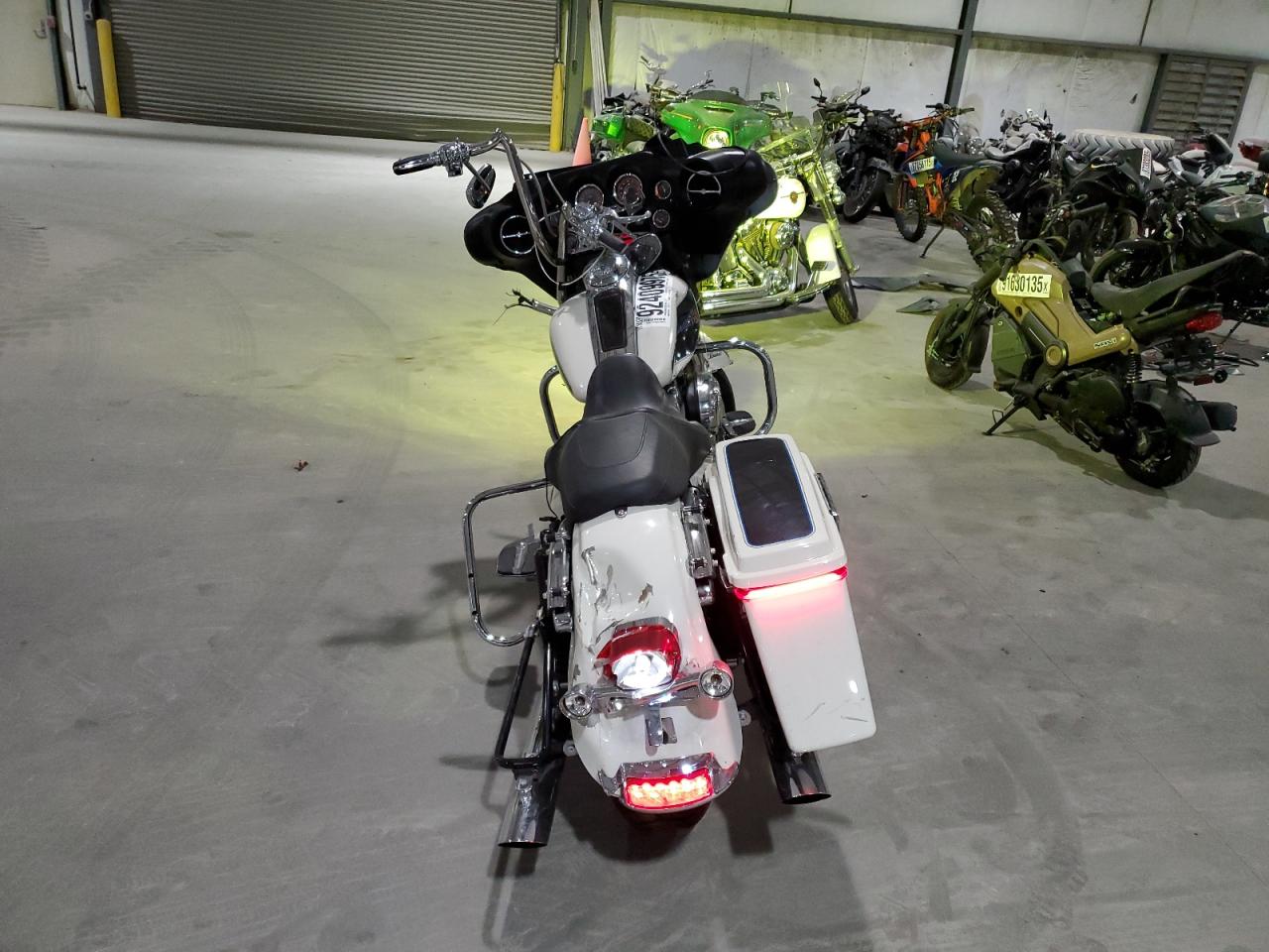 Harley-Davidson Flhtc Elec Electra Glide Classic Image 2