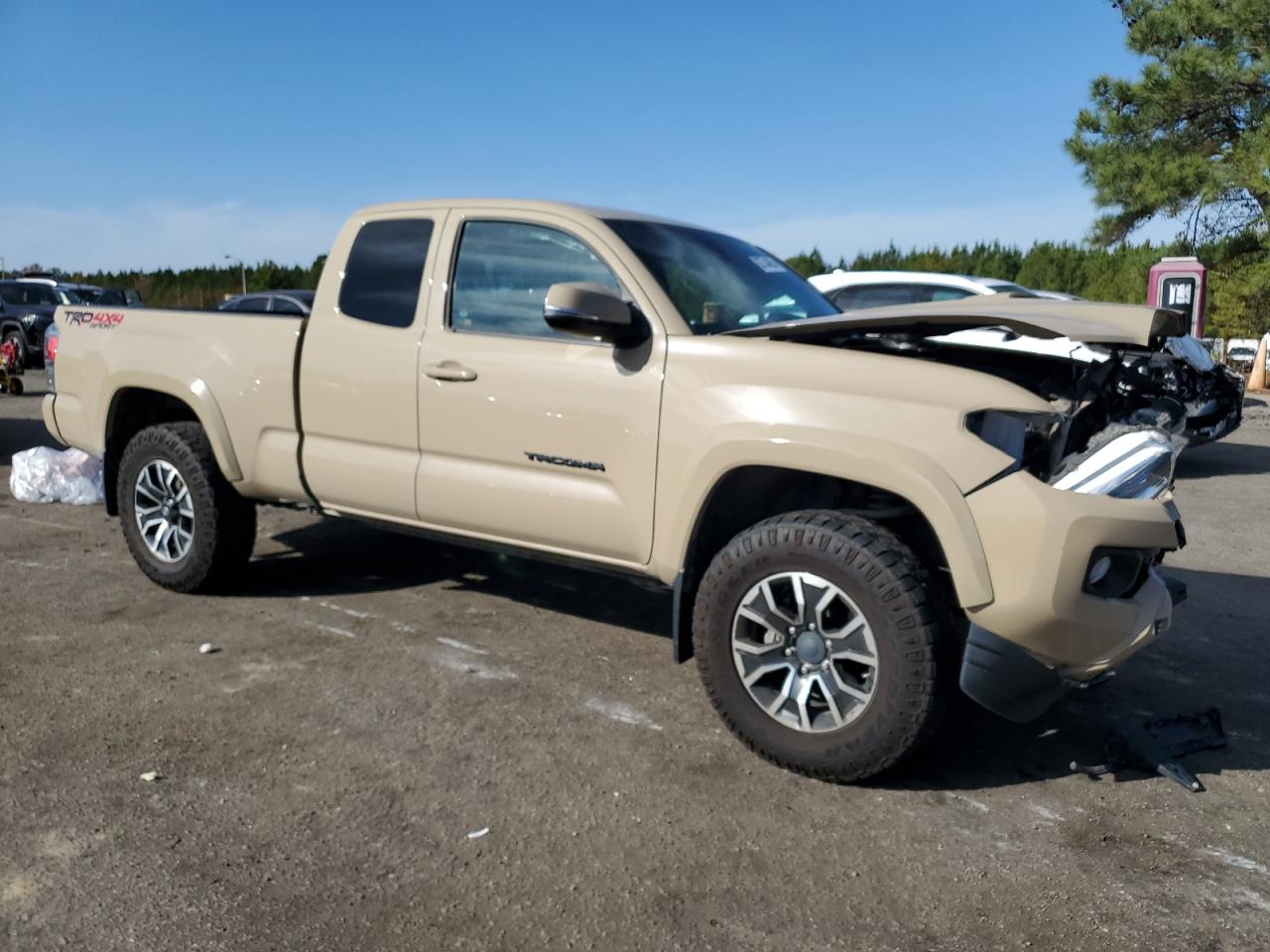 Toyota Tacoma Access Cab Image 3