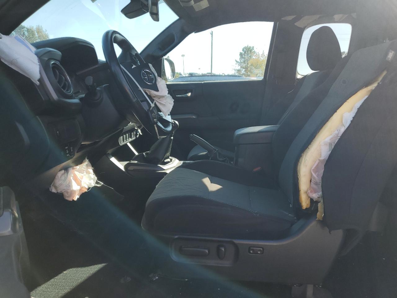 Toyota Tacoma Access Cab Image 2