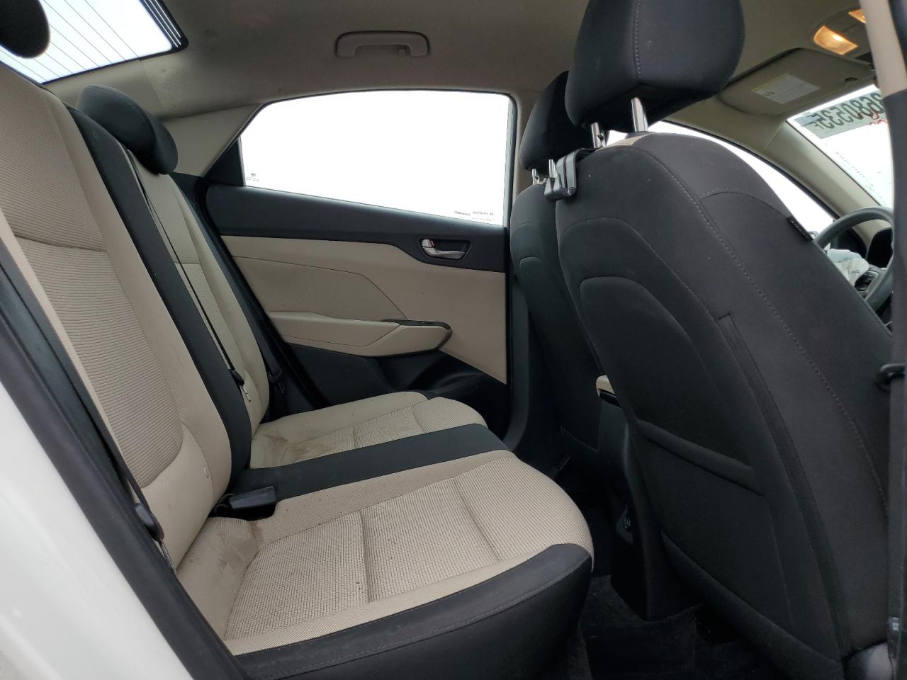 Hyundai ACCENT Se Image 10