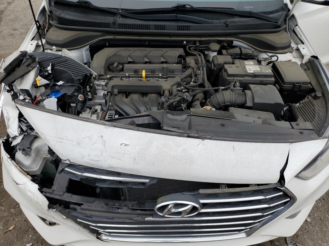 Hyundai ACCENT Se Image 12