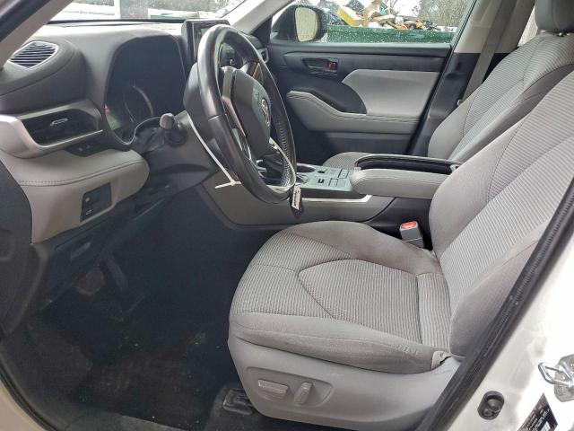 Toyota Highlander L Image 12