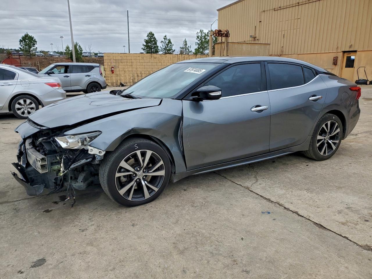 Nissan Maxima 3.5s Image 1