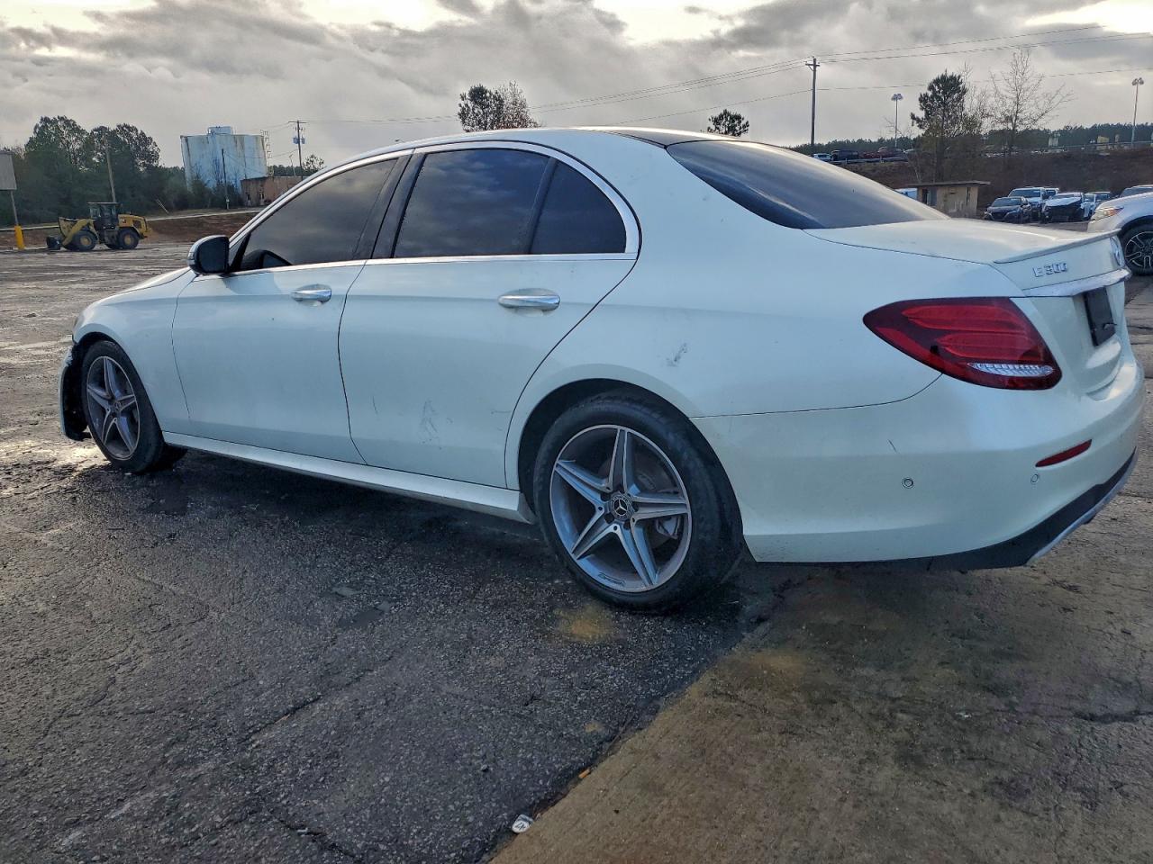 Mercedes-Benz E-Class 300 Image 7