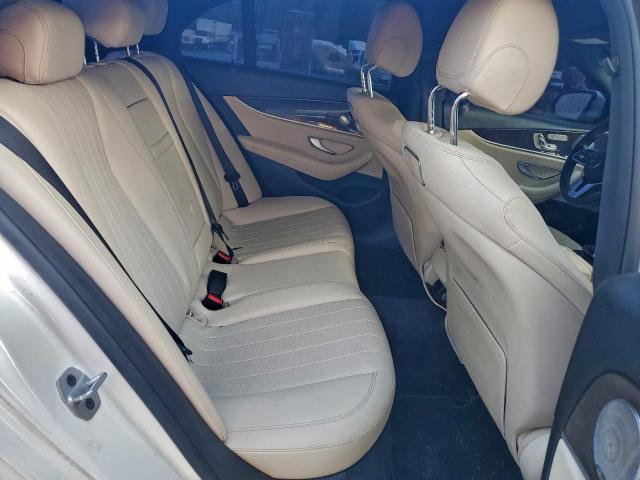 Mercedes-Benz E-Class 300 Image 6