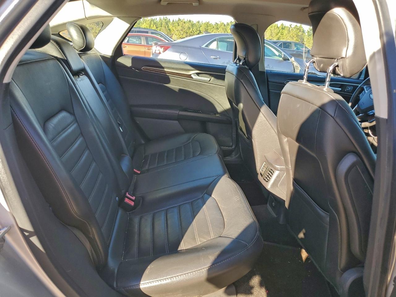 Ford Fusion Se Image 8