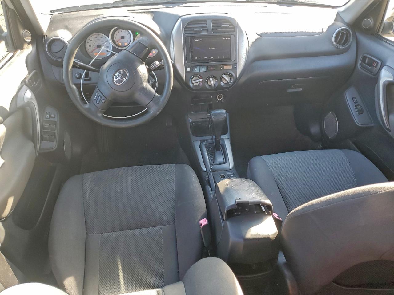 Toyota RAV4 Image 11
