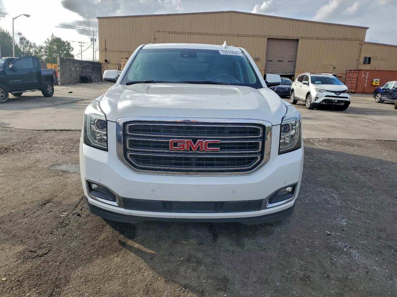 GMC Yukon C1500 Slt Image 8