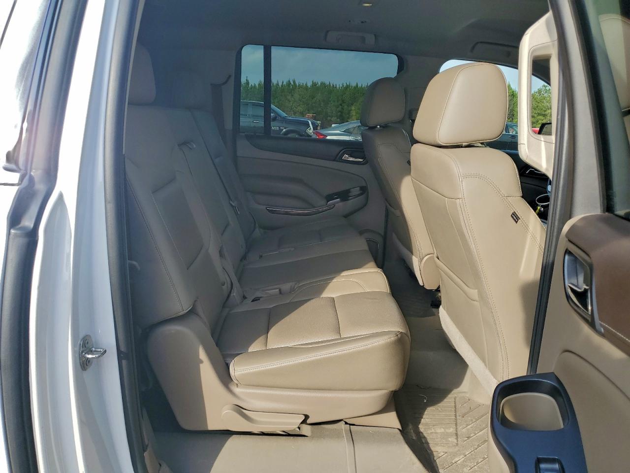 GMC Yukon C1500 Slt Image 6