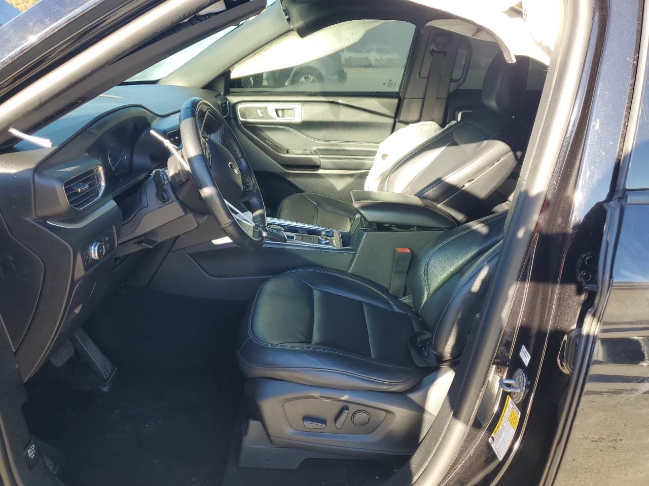 Ford Explorer Xlt Image 9