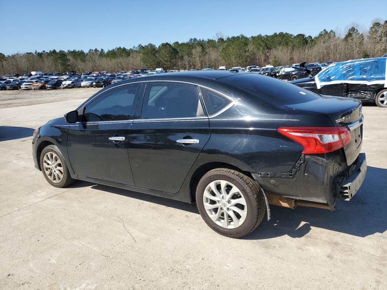 Nissan Sentra S Image 2