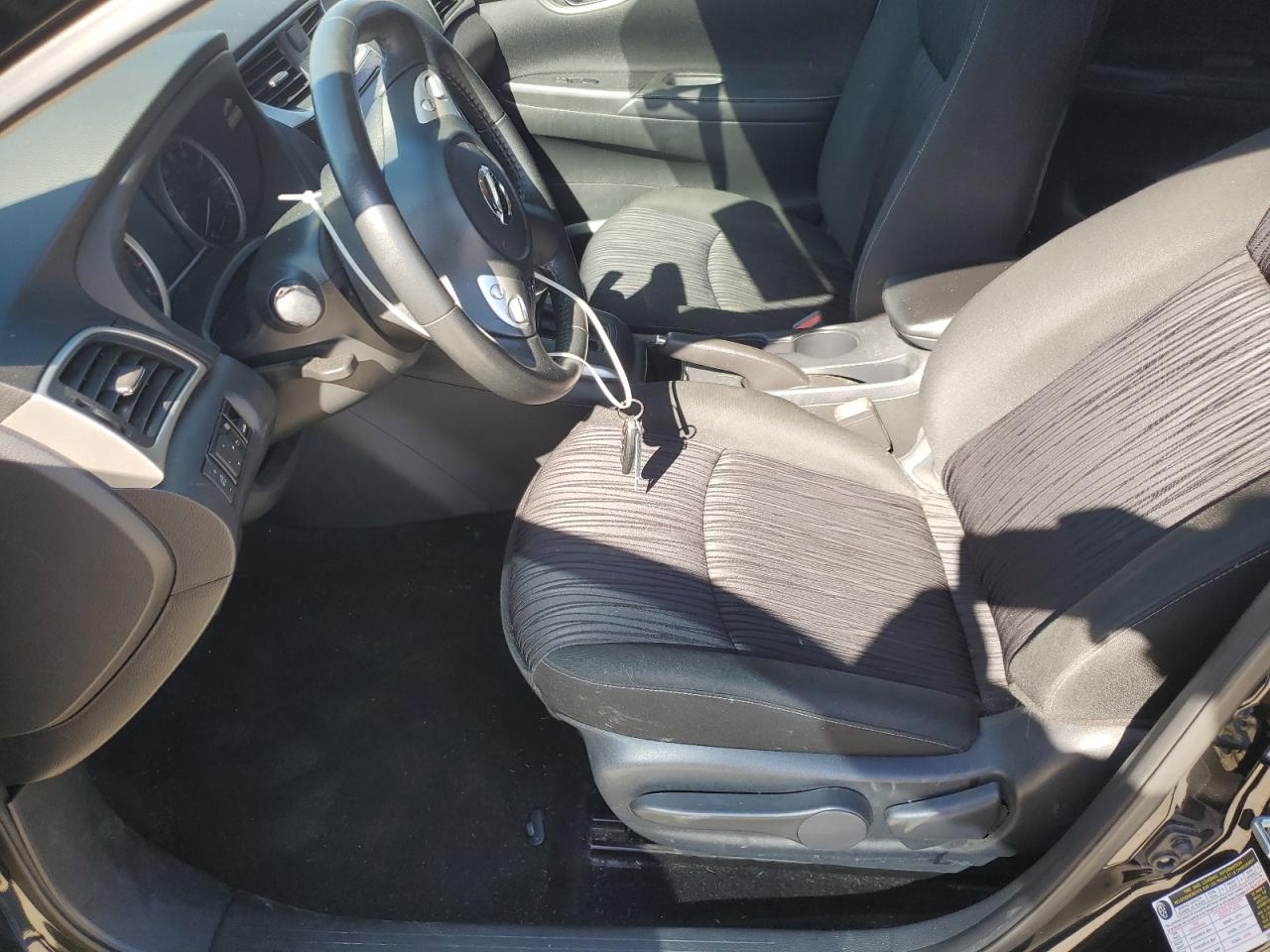 Nissan Sentra S Image 7